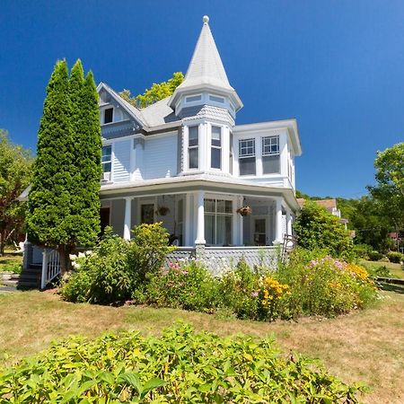 Вилла Streamside Victorian Margaretville Экстерьер фото